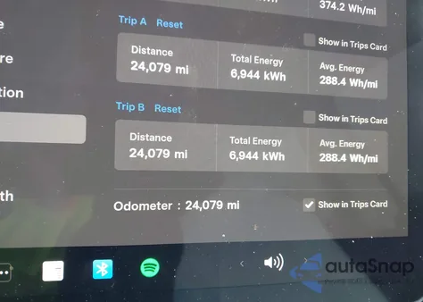 2023 Tesla Model Y Awd/Long Range Dual Motor All-Wheel Drive z USA, uszkodzony, nr VIN 7SAYGDEE1PF612345